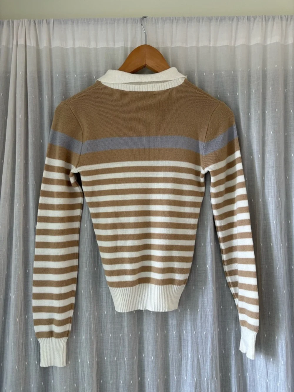 Vintage 70s women's small stripped knit acrylic collared sweater - Picture 4 of 5